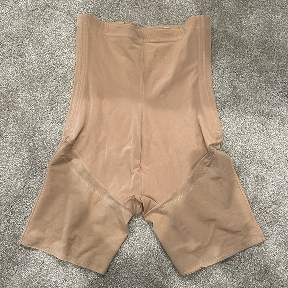 💛 Honeylove SuperPower Short - Picture 3 of 7